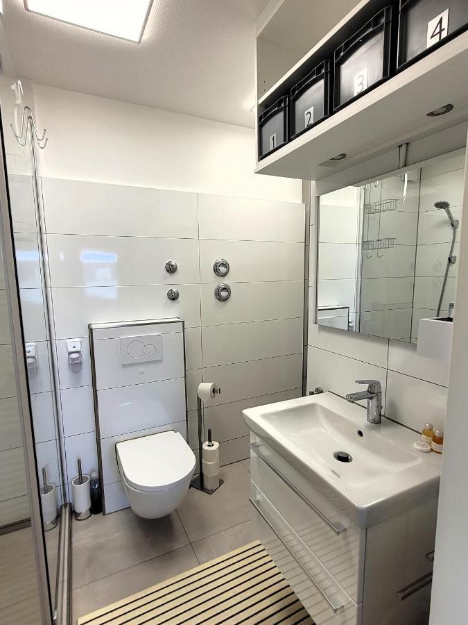 21124 Apartment *